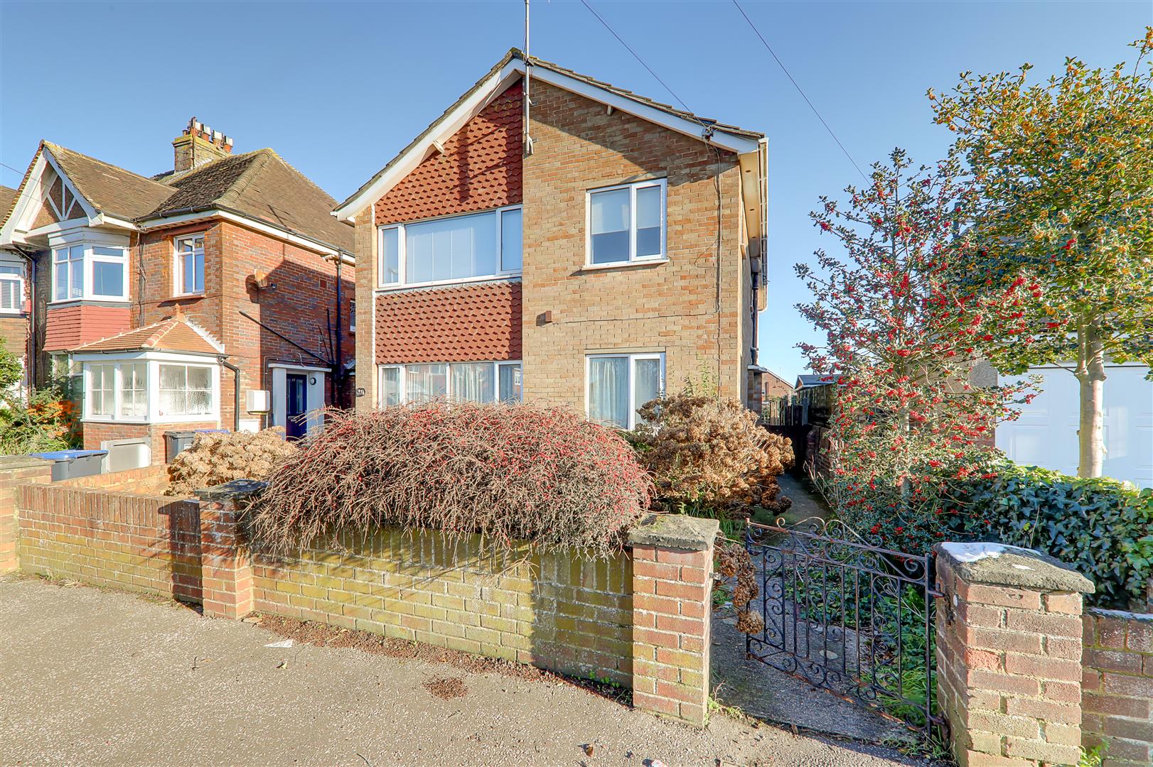 Flat Garden Bruce Avenue, Worthing Sold Subject to Contract
